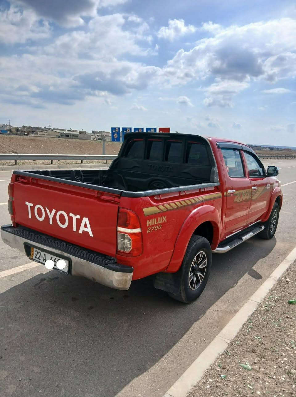 مەرزیە 2010 سعودی پارچە رەش بۆدی بیلاد بێ سبوغ پێشی کرایتە 2015 گێرو مەکینەیو بەناوکردن بەشەرتە نویچەوانی سەقفەکەی کەمێک سبوغە *********** أربيل, العراق
