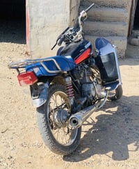 للبيع بارت 5تسعات مكينه ام التاج الاصليه  كلشي مايعوزو شغل ومشي  السعر...