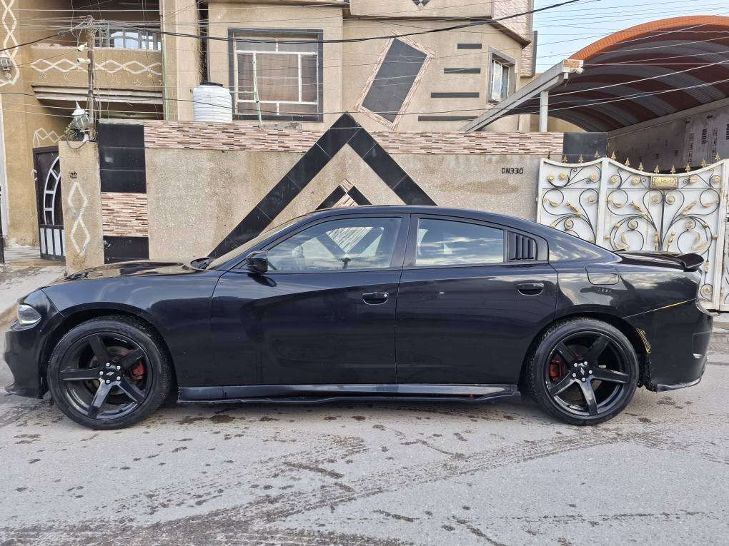 السلام عليكم للبيع او المراوس دودج جارجر موديل ٢٠١٩ مواصفات sxt محرك ٣٦٠٠ تو ويل 
بصمه 
تحكمات استيرن 
تبريد قطعتين ثلج 
كشنات كهرباء
صدر امامي وخلفي نظيف تخم تاير نص عمر كهربائيات كلها شغاله رقم بغداد دولي حادثها جاملغ وبنيد صبغ ٣ قطع شواصي سحب قاعده البراكيت فقط شرط السونار الباقي كفاله السعر ١٨٨ وبيها مجال بسيط 
مكاني الدوره ابو دشير 
رقم الهاتف *********** بغداد, العراق
