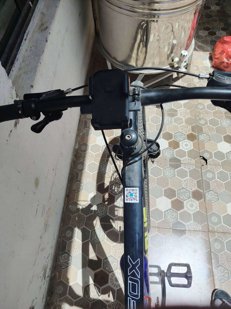 بايسكل ابرابوس نضيف بشكل بحيث برغي مامبدل بي ابايسكل خفيف اوحله او الصوره مبينه عدكم ورايح بي كلشي شغال بي اي عطل ماكو الوياله او زنجيل اني صابغهن جماليه تكدر بانزين اترش عليهن او بكل سهوله ايروح حجم 27.5 رايده 250 او بي مجال حك الجيه تجي تشوفه معجبك نضيفك يمنه وتروح مكاني السريدات  ***********
