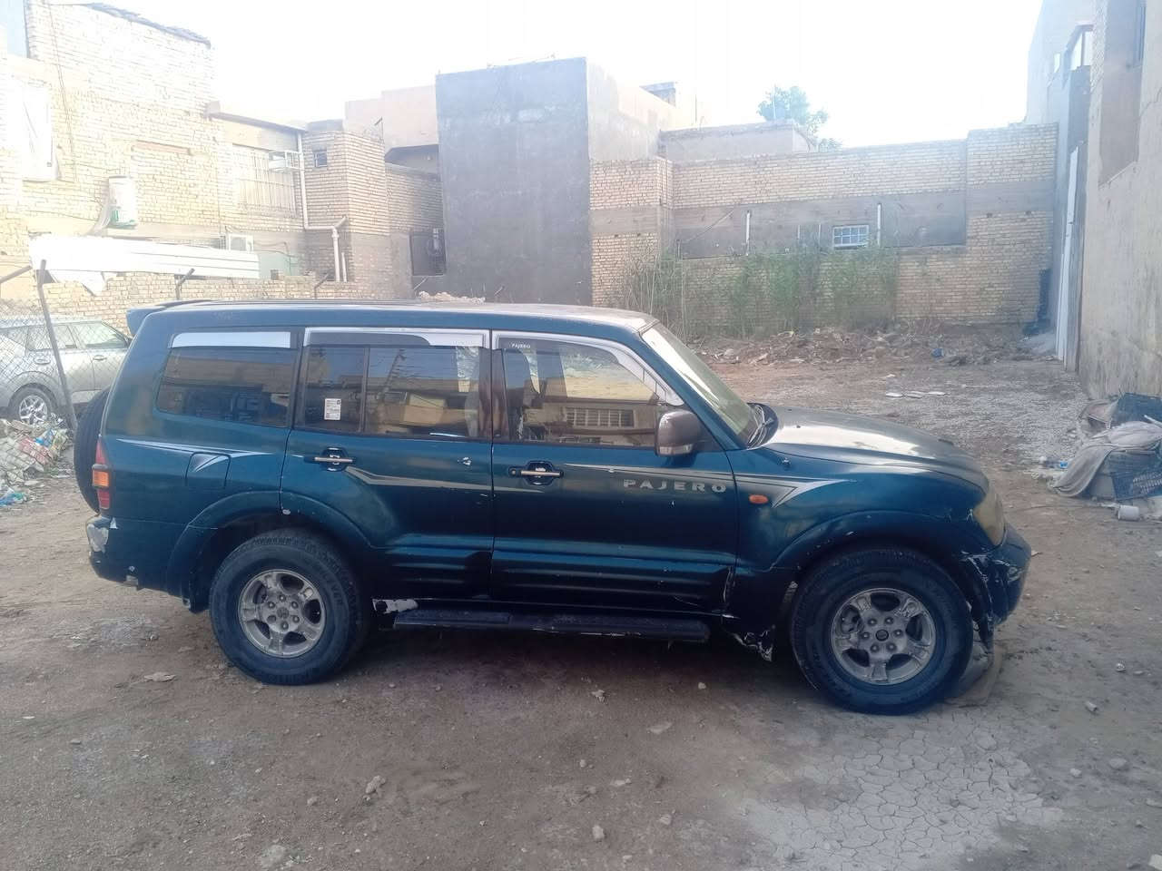 السلام عليكم
باجيرو موديل 2002  سيارة رقم بغداد باسمي تحويل مباشر السنوية 
حدادية الخلفية جديدة الامامية نص عمر تبريد شغال ثلج السيارة مابيها لا ضربة ولا صبغ على صبغها البلادي السيارة خير من الله شغل واطلع وين ما تريد للبيع او مراوس حسب القناعة 
السعر 62 وبيها مجال.......... بغداد منطقة الأمين ثانيه 
لتفاصيل اكثر اتصال او مراسلة واتساب على رقم ***********
