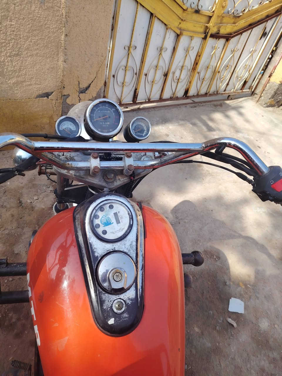 السلام عليكم  للبيع ستوته اوراق موديل 2015 ستوته جاهزه من كلشي كهربائيات كلها شغاله شاصي نظيف. بدي مابيه خياس السعر مليون وميه وخمسين وبيها مجال.   العنوان. البصره.  قضاء المدينه. رقم الهاتف  ***********
