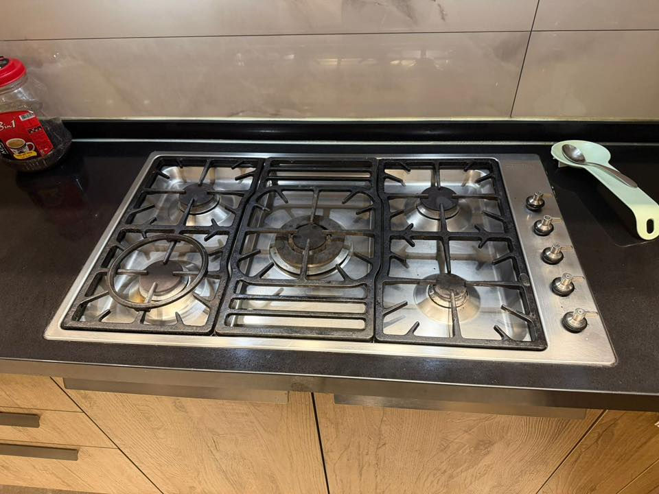 مرحبا
طباخ و ساحبة للبيع 
الطباخ إيطالي ماركة smeg  
و الساحبة إيطالي Into air 
شغالات ثنينهم 
المكان بغداد 
غير موجود عالفيس 
للاستفسار واتس أب عالرقم ***********
