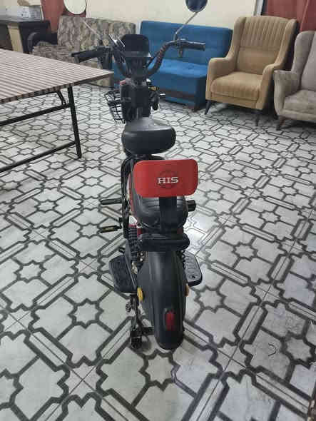 السلام عليكم دراجه شحن حجم الكبير السعر ٣٠٠ وبيه مجال ناصريه مركز *********** ناصرية
