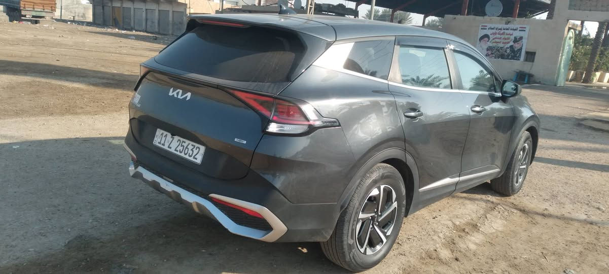 سبورتج 24 هايبرد LX ماشيه ١٣٠٠٠ بيهه تبديل باب نفس الون وجاملق سعر ١٧٥$بغداد***********
