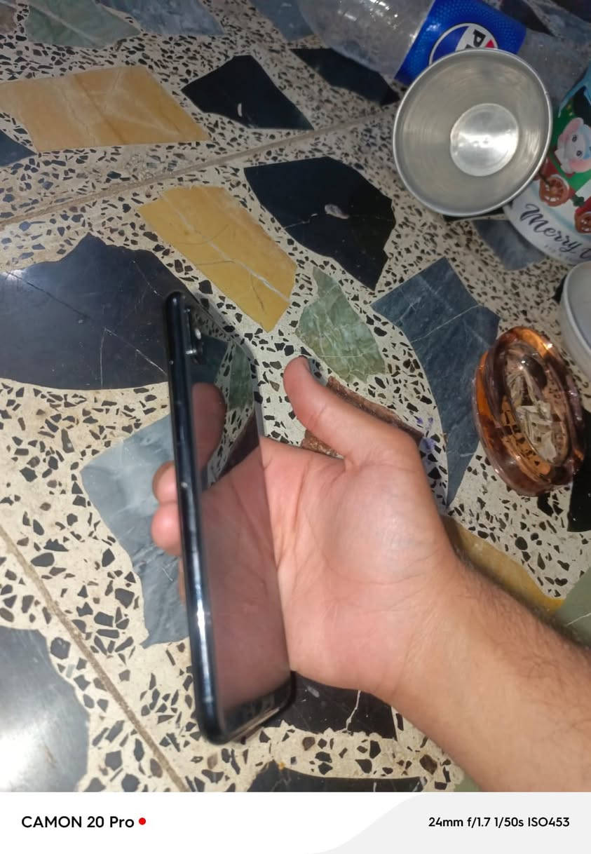 X S MAX
بطاريه مبدل جديد 100 .
فيس ايدي شغال .
شاشه بلادي ممبدل .
اتصال فرمت حدث سماعات شحن كله مفول وضمان فحص ووقت . والنضافه ١٠٠ كدامك مابي زلغ .
مكاني بغداد 

يفضل مراوس بذاكرة اكبر .
والسعر قفل ١٨٠


**إذا كنت صاحب هذا الإعلان وتريد حذفه لأي سبب، رجاءا أرسل رسالة إلى الدعم الفني**