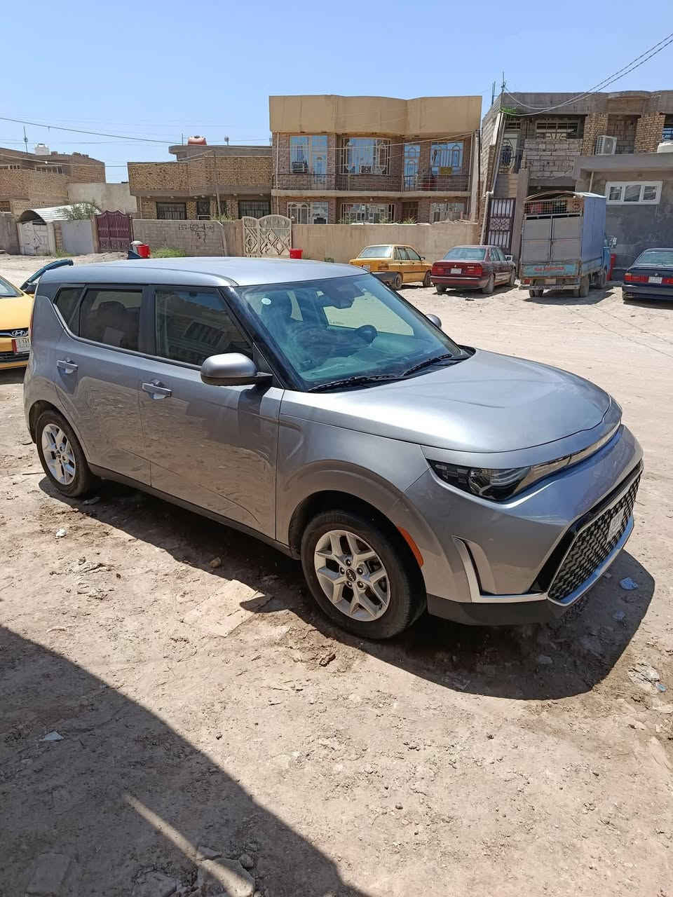 كيا صول 2023
 رقم فحص مؤقت
حادث جاملغ وبنيد فقط والباقي كفالة من الصبغ 
مكينة كير كلها مكفوله
 شواصي راديترات كلها سليمة شركة  وشرط الفحص والسونار
ماشيه 40 ميل 
مواصفات السيارة رادارات امامي جانبي وخلفي
توقف ذاتي  وقيادة ذاتية وتحديد مسار ونقط عمياء
ويل كب 17 بلادي وكامرة وشاشة كبيرة تدعم كاربلي
داخل رصاصي وفول تحكم ستيرن 
مكينة 2000 دوش 
المكان بابل الاساتذة 
السعر 135 ورقة
صور الحادث بالمنشور
الاستفسار ***********
