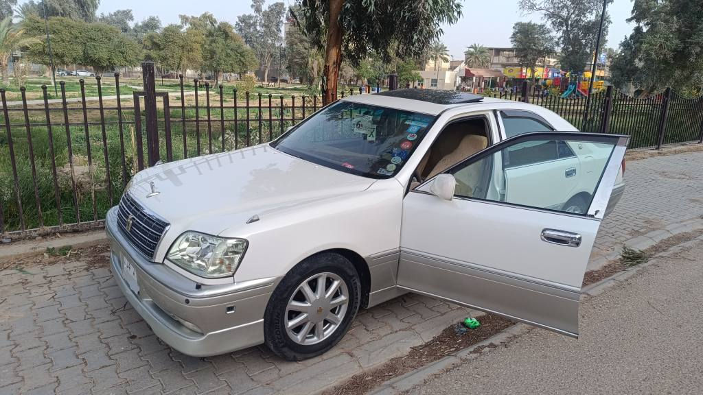 ملكه مديل 2001 رقم بصره دولي 
تسجيل جديد قرار 48 تحويل وين ما يعجبك 
فول مواصفات 1/1 ....كرستال أصل 
فتحه سلايت شغاله ،،،4دكم،،،شاصي 75
كشنات جلد +كهرباء ،،شاشه كامره خلفيه .رادار وبعد مواصفات كرستال الفول معروفه محرك ديفور الكبير 
 مكفولة من الكص والنقل جثه والرسميات 
والضربه القويه وسياره كلش حلوه وجاهزه
 السعر 165ورقه بيع أو ملكه صدفي تيربو جديده
وعذرا على اطاله استفسار أكثر على الرقم 
*********** النجف, العراق
