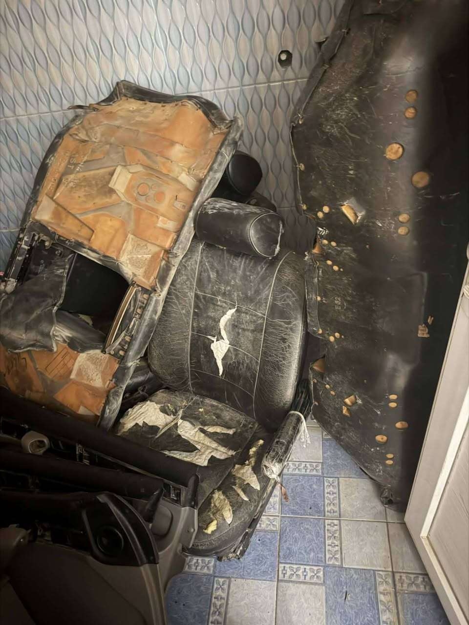 للبيع بطاين 4 مال 730 + كشنات المكان كربلاء مكلف بل نشر السعر 150قفل ***********
