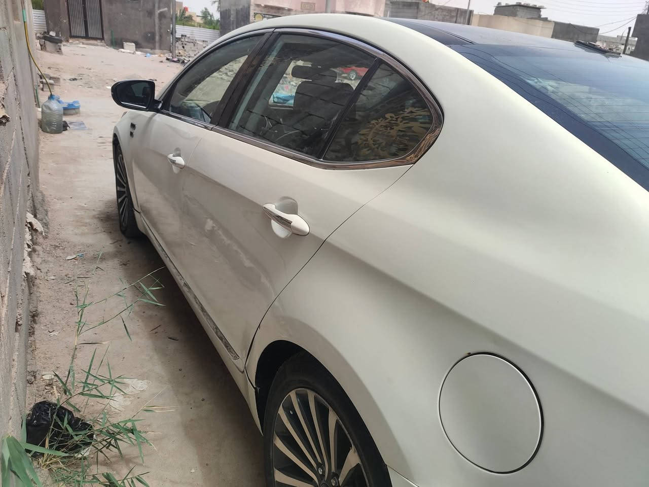 ادوات كيا كادينزا متومه فول مواصفات 
وذا اكو مراوس بسوناته هم ارواس المكان البصره 

***********

السعر 47
