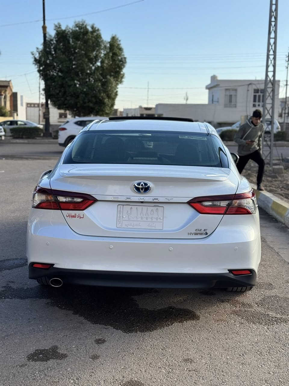 على بركة الله 
كامري  هايبرد 2024
ماشية 51 الف فقط 

السيارة كفاله عامهه عدا ربع الدعاميه صبغ

خليجي عبد اللطيف 🇸🇦 

المواصفات
 GLE 
محرك 2500 
بصمة تشغيل
فتحة
شاشة
كامرة
كرسي السايق كهرباء 
بردة كهرباء 
حساسات امامي خلفي 
هاند بريك بصمة
3 انظمة قيادة 
الايكو والسبورت والنورمل 
مصابيح امامية زنون 
اوتو هولد 
ايڤي مود 
اشارة بلمري 
وباقي المواصفات المعروفة 
السعر 247 وبيها مجال 
مكان السيارة الرمادي 
***********
