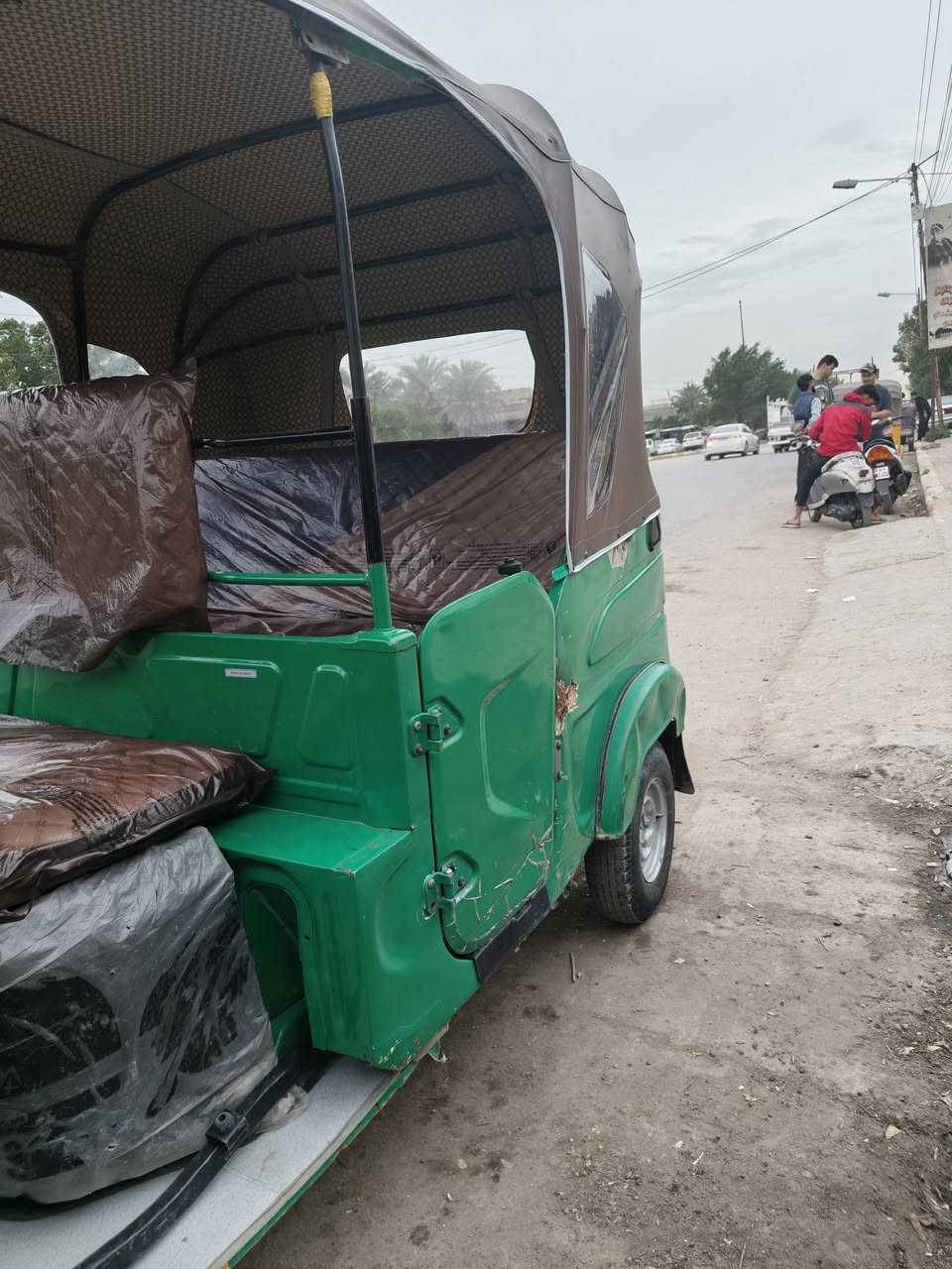 # السلام عليكم تكتك للبيع 21 شهر 11
تكتك ماانقصها اي شي گبل للشارع 
رقم وسنوية 
 سعرها 7,400 وبيها مجال مكاني بغداد جكوك 
*********** بي واتساب
