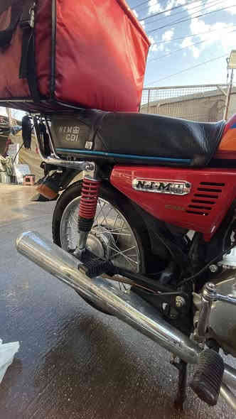 سلام عليكم شباب دراجه ناما ايراني امتياز 2025 الدراجه مكينتها برغي ممفتوح بيها 
المكينه خير من الله الدراجه نظيفه بشكل نواقصها ( بس الاشاير مثل ما موضح بصور واكعات يردلهن شد و اكو بيهن عطلانات + الكيج الرون و كيج البانزين واكفات فقققط ) 

اوراق ما بيها مكفوله من السرقه عندي بس مكاتبه المعرض 

السعر ٥٠٠ الف وبيها مجال للطيبين رقمي *********** عنواني بغداد 🩷
