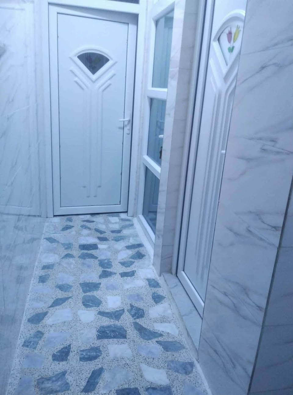 🔥دار للإيجار في هيما ستي بناء حديث 🔥

🔴مساحة 100 متر 

🟣مكون من طابقين 

🟤ط الاول مطبخ هول استقبال غرفة نوم صحيات ومناور 

⚫️ط الثاني غرفة نوم وهول وصحيات وبيتونا وسطح 

🔶ملاحظة ايجار الدار بدون اثاث 

🔵للاستفسار مراجعة المكتب او الاتصال على الأرقام 👇

#عروضات_مكتب_النبأ_السعيد_للعقار

☎️📞***********
☎️📞***********
