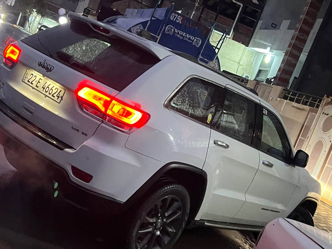 جێب لاريدؤ  مويدل 2015📦✅
فول مواسفات  به س صلايت نيه 
سنوي تازيه  2029
بيتاقه ي به نزيني هه يه ⛽️
150mil  روشتوه
4تاي  تازه بو بستراوا 
تاقم پيش تازه 
دوو بارجه ي بوياخه 
به بي ناو گرتن به بي ايرابك 
كيرو مكينه به شه رت 
مالي دؤسته 
سعري 190

مشتري  تلفون بو ساحبكه ي بكه 

    واتسئاب   .  *********** كركوك, العراق
