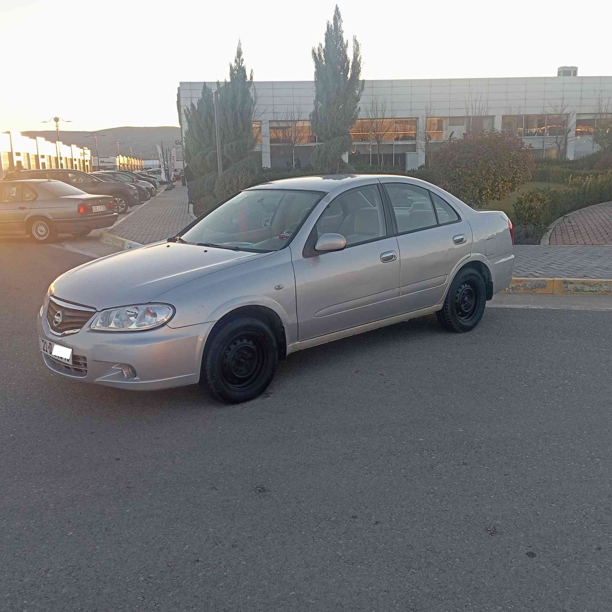 نیسان سەنی یابانی سلفەر مۆدێل ٢٠١٢ گێڕ اۆتۆماتیک مەکینە ١٦ ڕەش سۆبەر سەیارەکە کەلەو عەینەکوسویچ گۆنترۆڵە ٤ جام کاڕەبایە ناوزەردە ٣بارچەی بویاخە بی ناوگرتن گێڕو مەکینەو تەقەو رەقە تەبریت بەشەرت سەنەوی رەقەمی تازەیە  سعر ٩٧ گڵاو معامەلە لەسلێمانی زم *********** فایبەڕ واتساب لەسەرە
