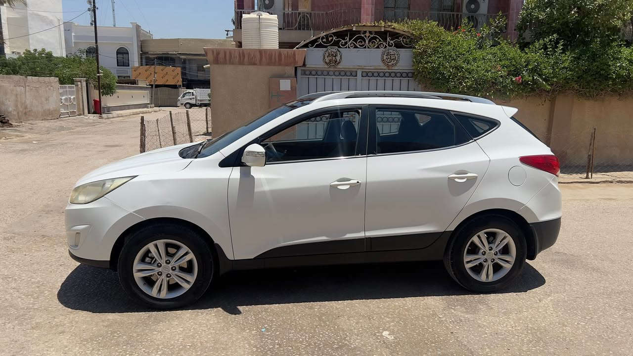 توسان خليجي 2013
ماشية 174,000km وقابل للزيادة ، سيارة مال جناي

مواصفات :-
بانوراما وتحكمات ستيرن جهة وحدة
كشنات قماش تحكم يدوي
كاميرا مدمجة مع المرآة الوسطية 

تفاصيل الصبغ مرفقة بالصور ، وكذلك بيها نقوصات بسيطة ، ألبانوراما ماتفتح تحتاج صيانة وكذلك الكامرة ايضاً ، السيارة سياقتها كلش مرتبه وناعمة 

السعر المطلوب ( 13,200$) السعر قابل للتفاوض
رقم بابل والتحويل اضمنه الك ♥️.


**إذا كنت صاحب هذا الإعلان وتريد حذفه لأي سبب، رجاءا أرسل رسالة إلى الدعم الفني**