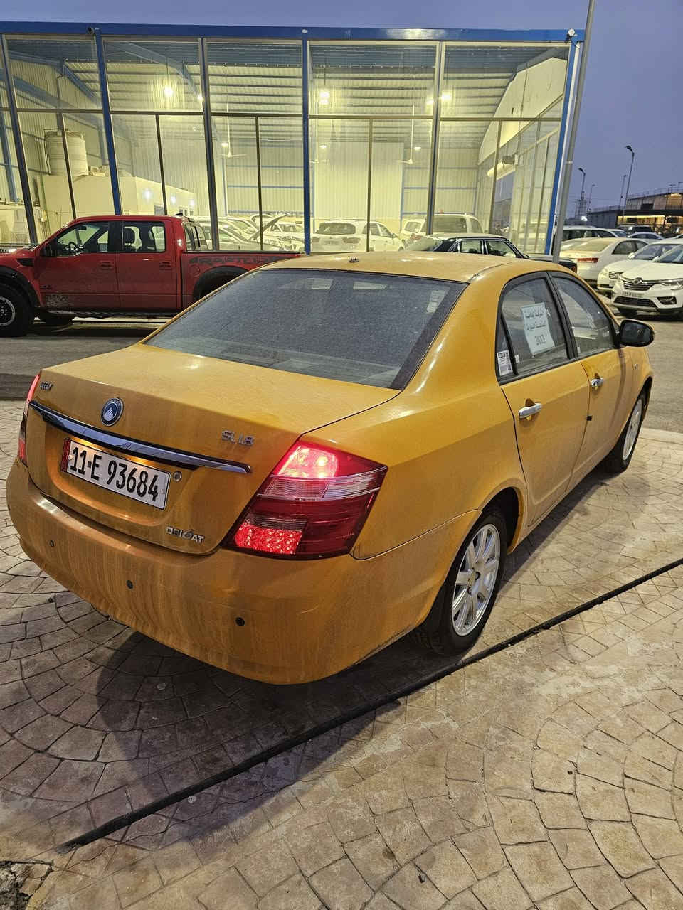 سلام عليكم عندي جيلي موبل سياره مكينة جديد صدر جديد تخم تاير سنوية جديدة السعر 53 ورقة موديل 2013  اوتوماتيك بية مكانات صبغ تليفون *********** بغداد مدينة الصدر الاورفلي
