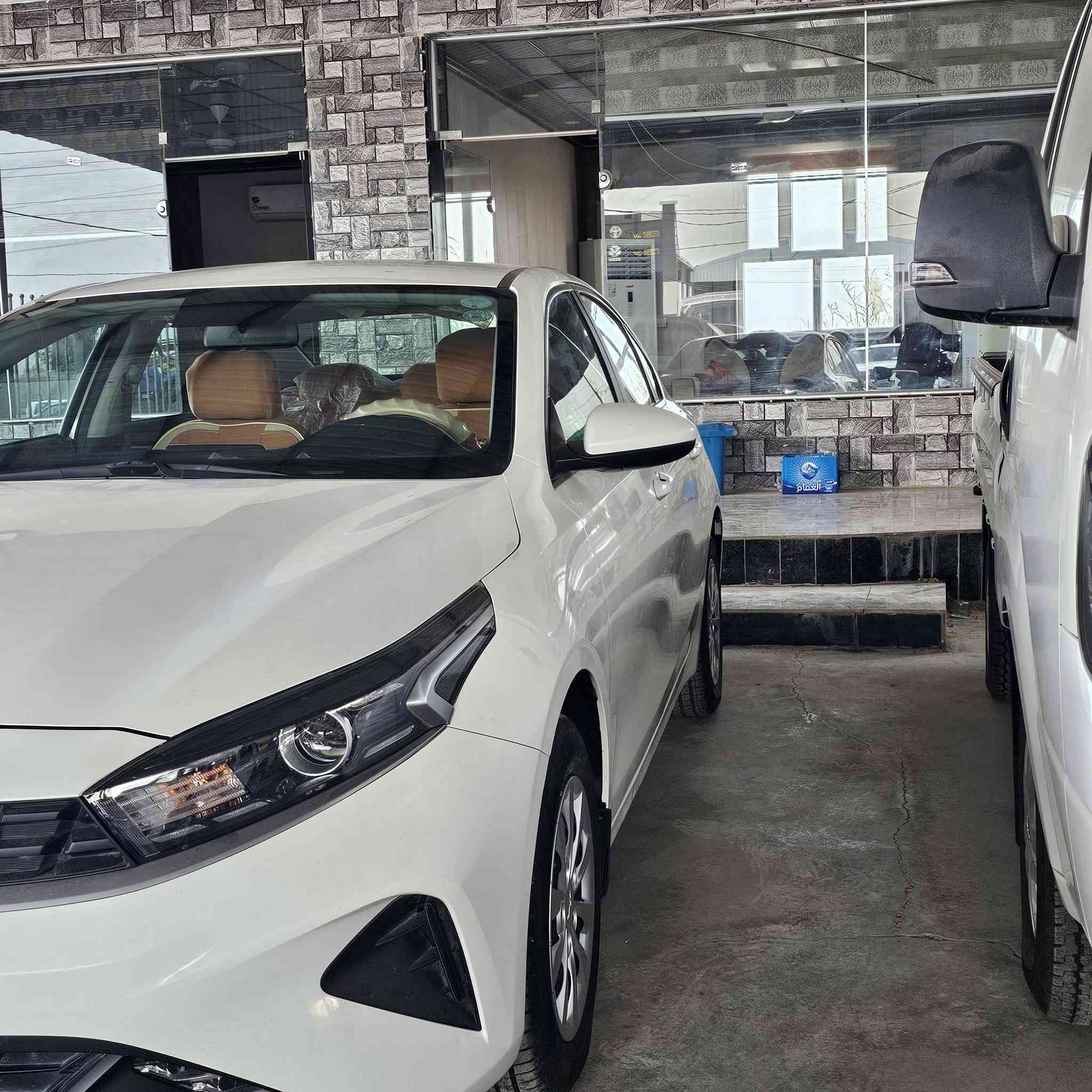 السلام عليكم
سيراتو 2024 ترهم بيع او مراوس 
كفالة عامة 
 تريد تحويل او وكالة عامة
قطعتين تبريد 
لد نهاري
ماشيه 40 الف 
المكان واسط الزبيدية 
للأستفسار 
***********
*********** 
سعر 178$ بيه مجال.
