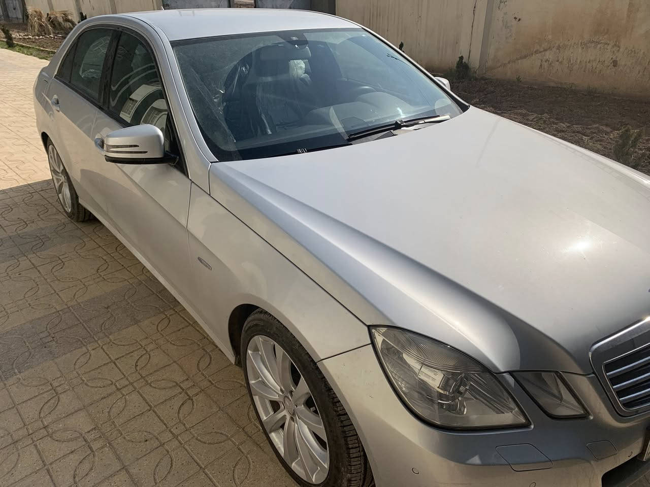 سلا م عليكم من روقست الادمن مارسيدس E200 2012 بدون صبخ 2 سويج ضمان دولي كوشن تدفئة رادار مطري تحديد سرعة 2 ماشية 140 رقم اربيل باسمي تحويل وكالة ثاني يوم گير عادي 6 نمرات الشاشة  يحجي لك الوخت التبديل الگير السعر 130 و مجال الرقم تلفون ***********
