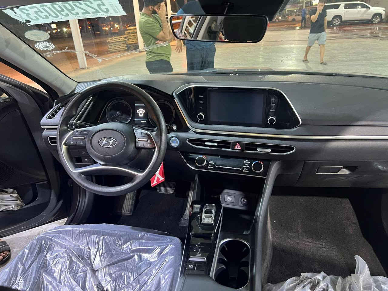 سلام عليكم سوناتا فول مواصفات عدا الفتحه مال جناي صور الحادث مرفوقه ويه الصور السياره موديل 21 رقم اربيل بسمي تحويل أو وكاله السعر 170, بيها مجال للشراي يتصل يدلل مكان السياره بغداد الكاظمية الاتصال على الرقم *********** بغداد, العراق
