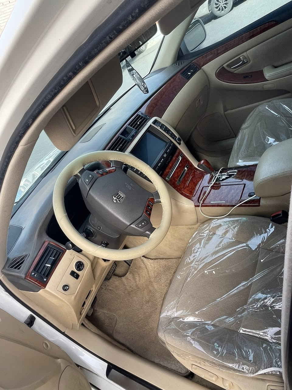 شاينه موس ٢٠٠٦ بي بؤياخ به س شوين موسه كاني بؤياخه بي دوكه ل گوره به گوره هه لميشي نييه ١٠٠ هه زار رؤشتوه كامل مه سره ف رؤني گيرو مه كينه ي گؤراوه كامل جوانكاريه بالي جامو سنوق بي عه يبوو عار بي ته قه و ره قه بلوتوزي بيلادي به سراوه سه ماعه كاني گؤراوه ٤ تايه و ويلي لؤك كامل پيشي داگيراوه كامل زينؤني بؤ به سراوه كامل اشياي سنوق ساجو ده شپولي بي شكاوي ته بريد ساردو گه رم مه زبوت كوني گه رمي گيراوه مه سره في خه يالي تيا كراوه پيشو دواي حاسه سه قفي شوختيشي نييه مشته ري نيت سه ري خؤتو منيش مه يشينه له گه ل ريزم ***********
