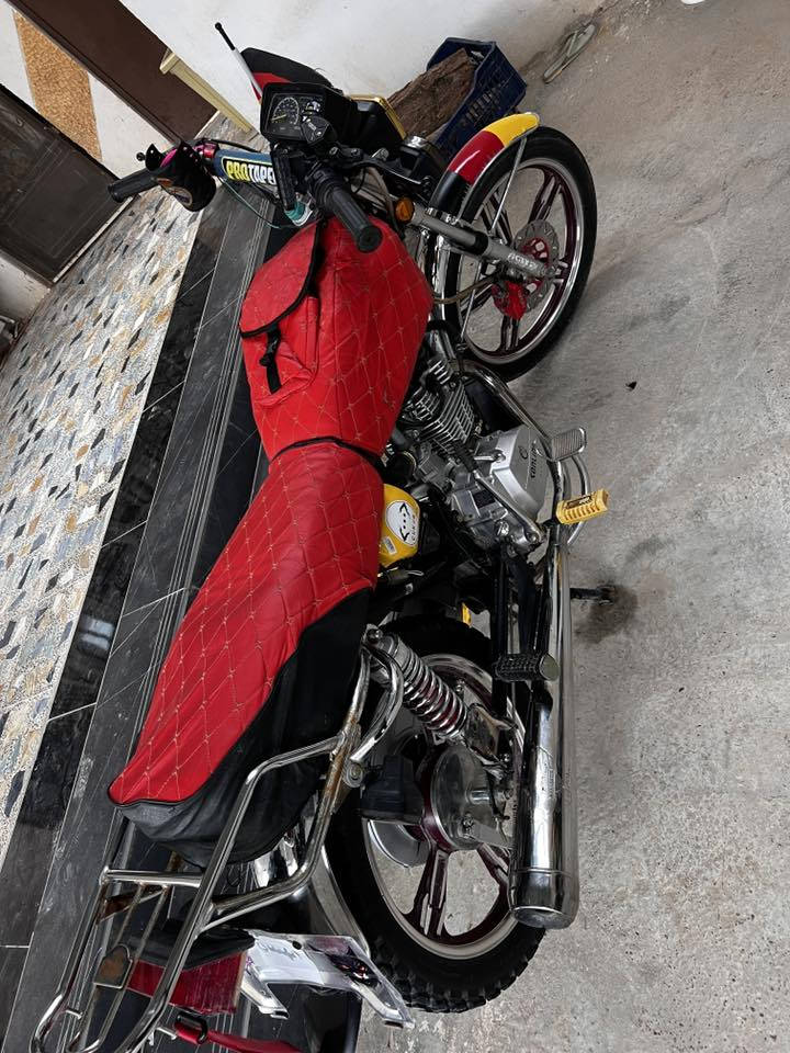 السلام عليكم دراجه سيفان 23 دراجه كله علشرط كامله مكمله محرك شرط كهربايات وضع شركه للبيع السعر 560 وبي مجال للشرايه مكاني صلاح الدين قضاء الدور ***********
