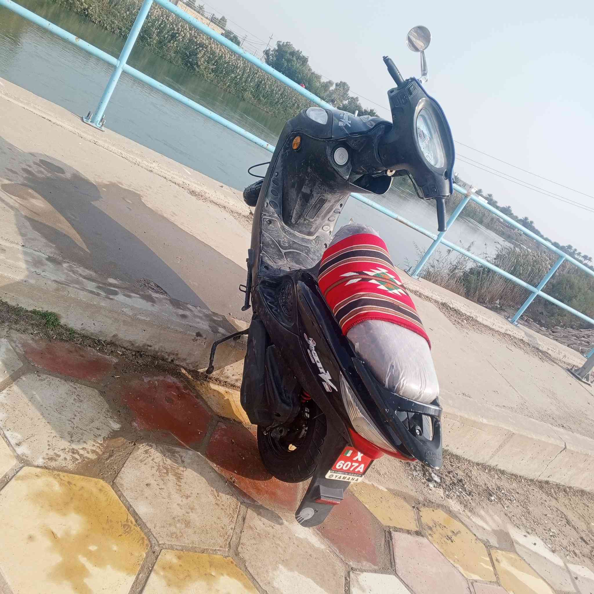 السلام عليكم دراجة كامكو للبيع ماناقصه شي شغاله نص نكره كهربئيات كيجات كلشي شغال التواير جدد الموديل 13 
السعر 600 المكان قلعة السكر والشراي بيه خير ويدلل 
للتواصل ***********
