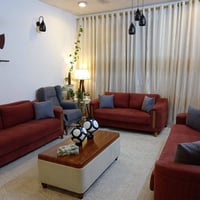 للبيع تخم تركي ماركه ١٠ مقاعد نظيف جدآ مخزن سرير هيكل حديد مقعد والظهر...