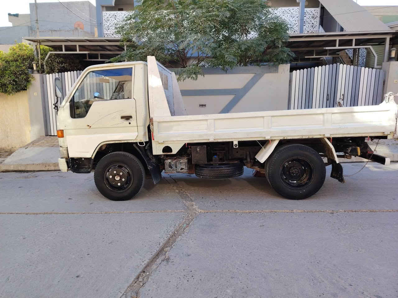 كيا تويوتا قلاب مكينه ١٦ سياره بدون صبغ مكينه وكير وشاصي مكفولات سنويه الا ٢٠٣٠ موديل 96 مكان موصل سياره جاهزه للعمل الرقم للاستفسار ***********/الكورك ***********
