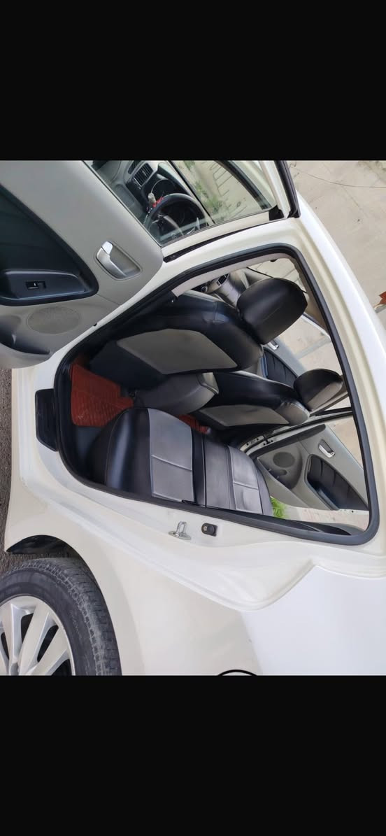 سلام عليكم للبيع كيا سيراتو ( شركة الدولية ) موديل 2016 السياره جديده مكفولة من كلشي ماشيه 130 الف برغي ممفتوح بيها تحويل ثاني يوم بغداد  مكاني زيونة *********** السعر 140 وبيها مجال لشراي
