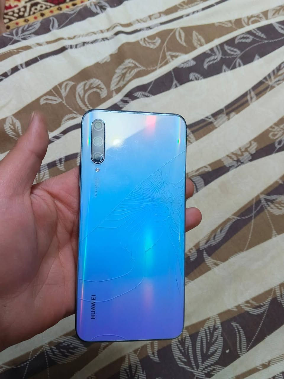 واي ٩s كلشي مابي بس لفطر الي بل ضهر لسعر حيل رخيص مستعجل عله بيعه ***********
