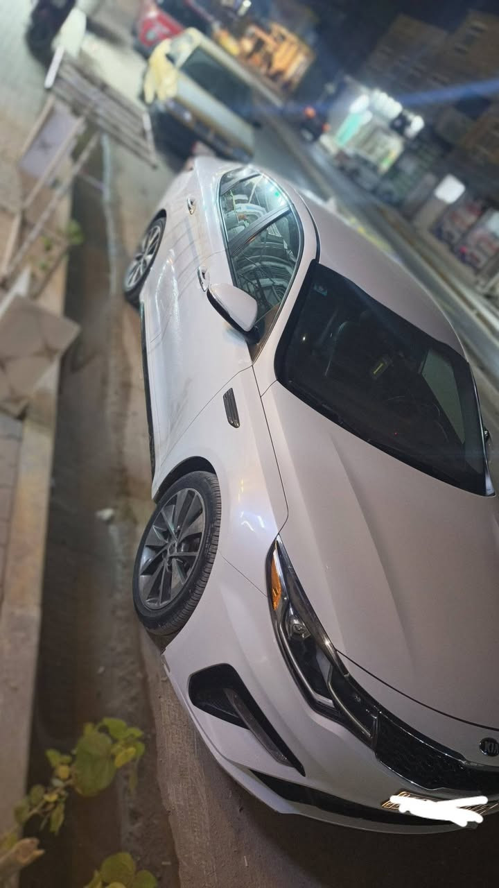 السلام عليكم كيه اوبتمه  وارد امريكي حادثه باب السايق وللجاملغ الامامي فقط الباقي كفاله كشن كهرابائي السياره بصمه شاشه جبيره حساسات خلفي رادارات  2019اس فول مواصفات من عده الفتحه رقم بغداد  حره  مكاني قادسيه شراي بل خدمه ***********
