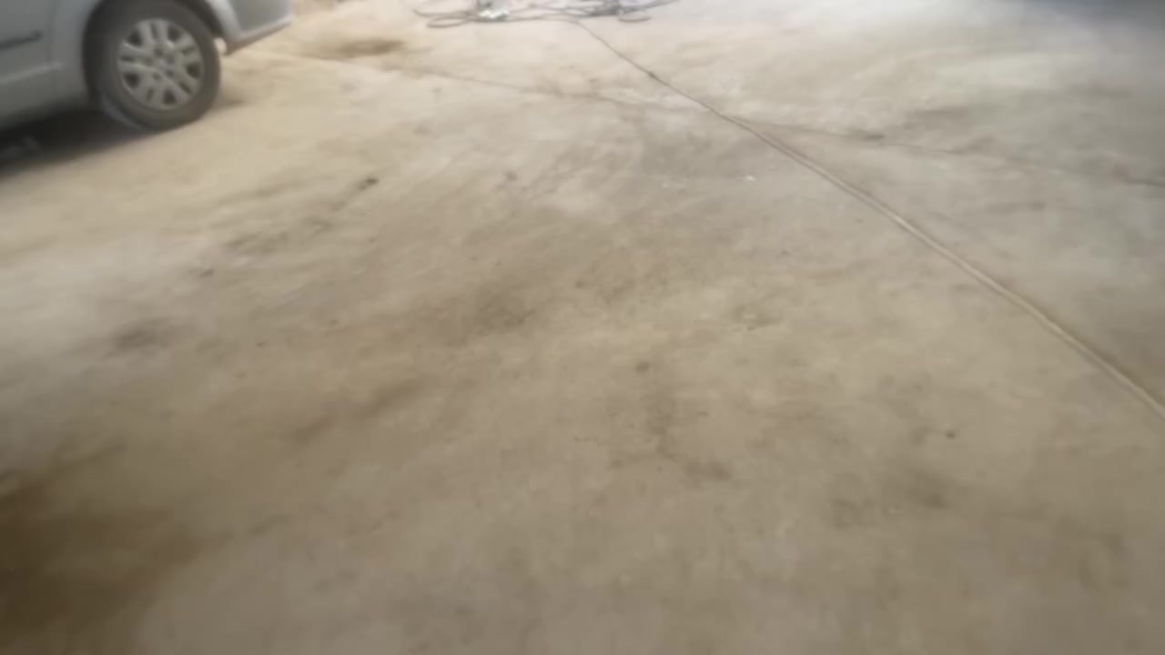 السلام عليكم عندي سنتافي موديل ٢٠٠٧ سيارة محركة وكير صدره كله نضيف سيارة مصبوغه حزام بدون ضرها رقمي ***********
