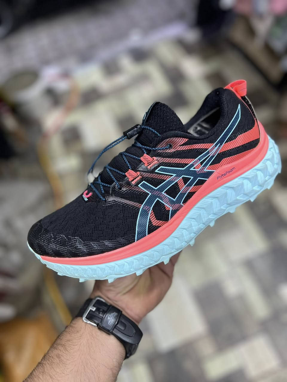 ازيكس
بالة اصلي
قياس 41
توصيل جميع محافظات 
واتساب
***********
