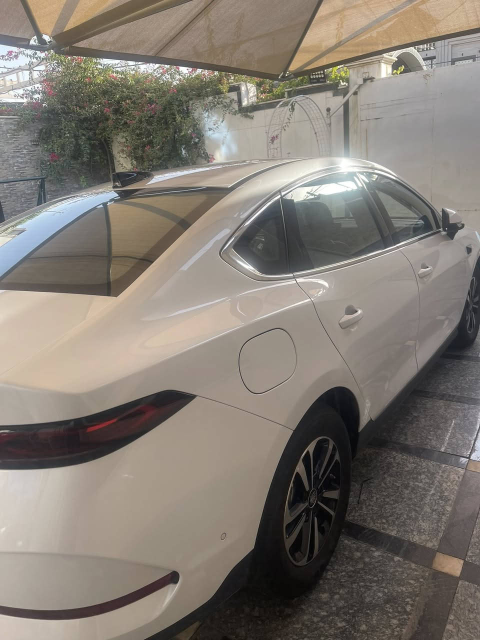 BYD KIN PLAS
الغنيه عن التعريف

ماشيه3000

بحالة الوكالة

✔️ مرقمة بغداد

✔️ داخل زيتوني فاخر  

✔️ تشغيل عن بعد  

🔧 مواصفات السيارة:  

-13كاميرا

-اوتو بارك

-قيادة ذاتية

- محرك هجين اقتصادي  

- ناقل حركة أوتوماتيك  

- شاشة لمس ذكية  

- كاميرا 360 درجة  

- حساسات أمامية وخلفية وجانبية

- مكيف هواء أوتوماتيك  

- مقاعد جلد فاخرة  

- وسائد هوائية متعددة  

- نظام الثبات الإلكتروني  

- نظام ABS مانع الانزلاق  

- مصابيح LED نهارية  

- بلوتوث + USB  

- استهلاك وقود منخفض

وبعد هواي مواصفات 

22مليون ونص وبيها مجال***********

                                                ***********
