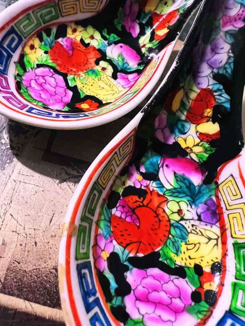 Vintage 1960s Hand-Painted Chinese "Mille Fleurs" Spoon Set
​Description: A set of 2 hand-painted Chinese porcelain spoons in "Mille Fleurs" (Hundreds of Flowers) design.
​Dimensions: 13 cm.
​Condition: Excellent Vintage Condition, No Chips, Cracks, or Flaws.
​📸 Please review the photos carefully as they form part of the description.
​📦 Shipping Available to all governorates.
​✉️ For price and serious inquiries: Please send a direct message (DM). الاسكندرية, مصر


**إذا كنت صاحب هذا الإعلان وتريد حذفه لأي سبب، رجاءا أرسل رسالة إلى الدعم الفني**