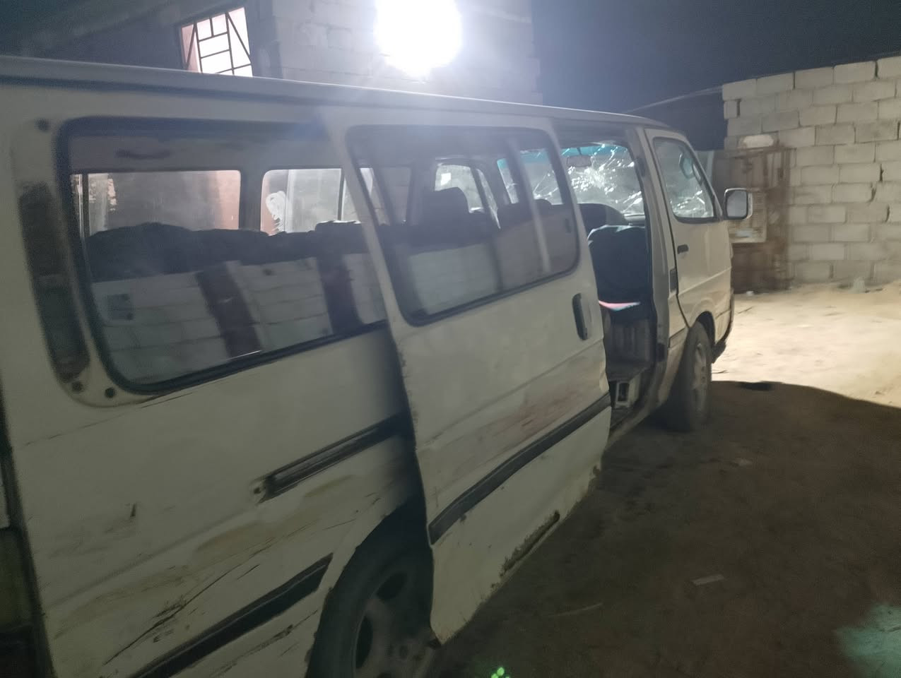 السلام عليكم سيارة فوتون 14راكب للبيع نوع جنبي رقم بغداد عنوان كربلاء السعر 13بيه مجال ***********
