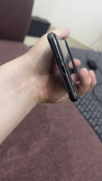 كوكل بكسل 7 برو نظيف للبيع ذاكرة 128 مع شاحن 45 واط ولاصق حماية للشاشة...