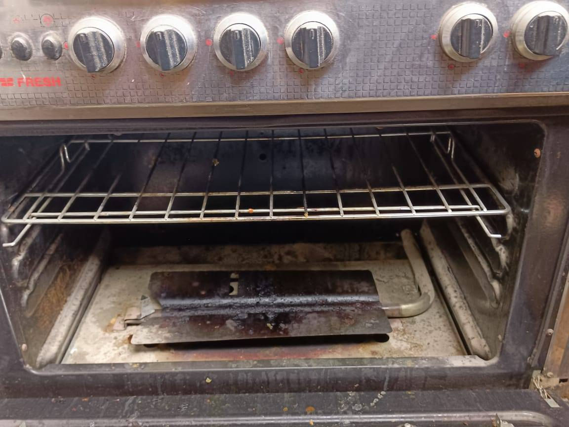 للبيع طباخ مصري نضيف مداخل تصليح 5 عيون للبيع السعر 70 الف. وبي مجال قليل   مثل ماواضح بصوره طباخ وشغال كربلاء الحر قرب مرقد الحر  ‏‪0775 438 6215‬‏
