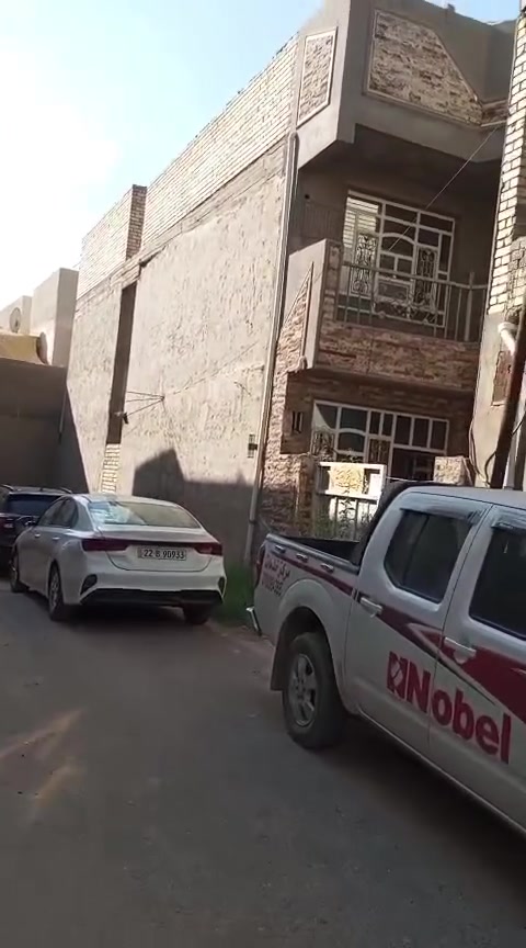السلام عليكم تعلن شركة الجبوري للعقار والمقاولات العامه عن بيع دار ملك صرف زراعي سند 25 في منطقة الكريعات القصور بناء نضيف والدار فارغ مباشر بعد العقد تستلم مفتاح
1 المساحة 140 متررر
2 الواجه 7 مترررر 
3 النزال 20 مترررر 
4 عرض الشارع 7 مترررر 
5 السعر 285 مليون وبي مجال
يتكون من طابقين وستاره وبيتونه 
الطابق الأول كراج وصاله وحولي ومطبخ وغرفة نوم وخدمات ومنورر ثنين 
الطابق الثاني غرفتين نوم وحولي وخدمات وسطحين 
عنوان الشركة الكريعات الكويتي شارع حسينية ابي تراب قرب فلكة القرغولي استفسار اتصال على الارقام التاليه 
*********** أبو صكر الجبوري 
***********
