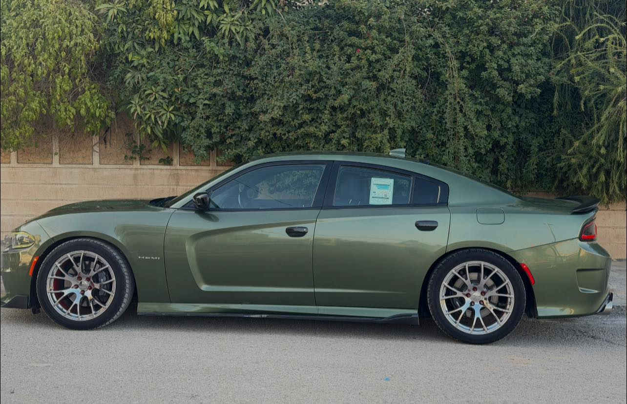 السلام عليكم 
جارجر 2022 Rt سوبر تراك باك بدون ايرباك 
اللون زيتوني مميز رقم بغداد تحويل مباشر 
بجم كبس شركة ستوك حجر بيئة وسطيات دبات كلة بلادي 
ماشية 20 الف حقيقي 
صبغ بابتين ونص جاملوغ حادثه حلو جانبي بدون دواخل شواصي لغود كفالة 
عليها ليدات متغير 
لايت زينون اصلي 
ليدات داخلية دشبول وبيبان 
كشنات كنتارة احمر 
السعر 237 مال بيع 
العنوان ديالى الخالص هبهب 
***********
