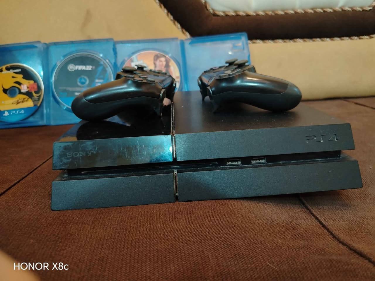 بلي 4 فات اصدار 12.00
مع جوستكين يريدن فقط تبديل البطارية
مع العاب او اقراص FIFA 22 و Mortal Kombat و GTA V 
البلي ما مهكر 
السعر 200 الف 
ملاحظة البلي ياباني 
العنوان النجف الاشرف ، حي ميسان
للاتصال والاستفسار :
*********** النجف, العراق
