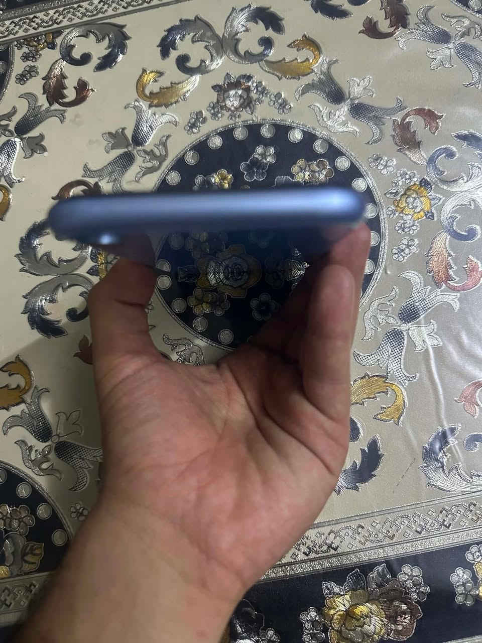 السلام عليكم ايفون XR الجهاز مكفول كفاله عامه من صوت واتصال وكاميرات مكفول فقط بطاريه مبدل وبطاريه اصليه الجهاز مكفول عده البطاريه مبدله مكاني بغداد الدوره السعر ١٧٥ وبي مجال قليل ***********واتس
