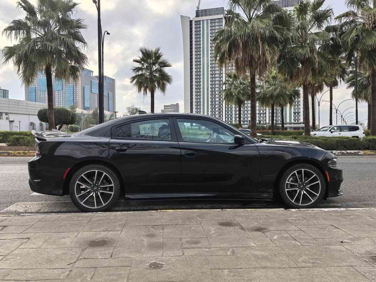 سلام عليكم 
دوج جارجر 2023GT
فول فول عدا الفتحه
مواصفات
كراسي الامامي كهرباء
كراسي الاماميه تدفئه تبريد
ستيرن تدفئه
كشنات كنتارا وجلد
ميموري سيت
ستيرن كهرباء
زنون 
نظام سوبر تراك باك
شفتات ستيرن
وباقي مواصفات المعروفه للجارجر
الحادث 
جاملغ سايق صبغ 
وبيها 3 اماكنPDR
وبيها 3 اماكن تكحيل كارت
بدون دواخل بدون ايرباك شرط
سياره مرقمه باسمي وجاهزه هزه فحص 
دهن فلاتر جديد وكاله حداديه كلها بشرط
رقم شاصي
2C3CDXHG9PH651214
للاتصال:*********** واتس أربيل, العراق
