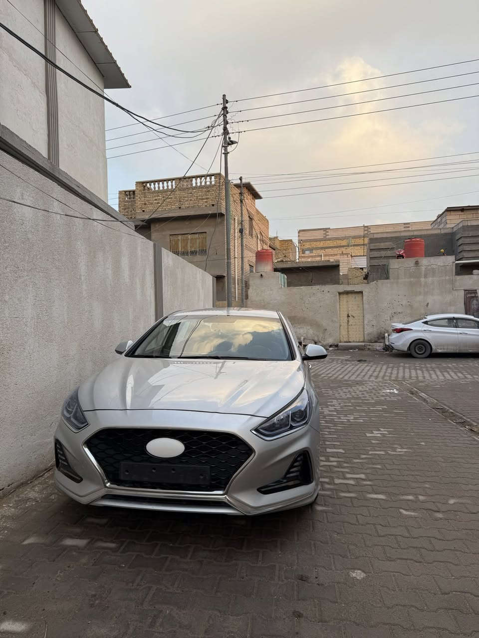 السلام عليكم
سوناتا وارد كوري 2022 غاز بلادي خط واحد رقم بصرة بأسمي السيارة على حادثها مثل ما واضح السيارة قبل كفالة عامة وحاليا ماعدى الحادث الباقي كله مكفول حتى مكفولة من الصبغ مواصفاتها واضحة بالفديو ونظافتها انظف من الصور ابيعك شرط التحويل ماشي 73,000 مكاني بصرة 
واتساب ***********
رصيد ***********
