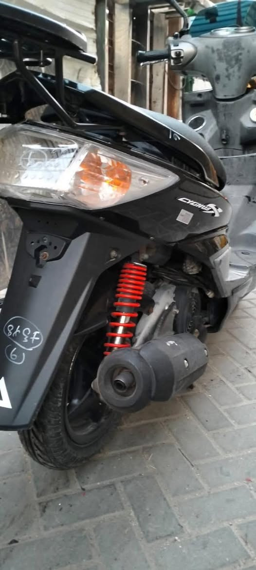 سكنس فحل كابريتر على ايدي دراجه برغي ما مفتوح بيها كلها عل بلادي تجي وتشوف بعينك وين متريد تفحص افحص براحتك السعر ٩٠٠ للاستفسار على رقم الهاتف ***********
مكاني بغداد حي النصر
