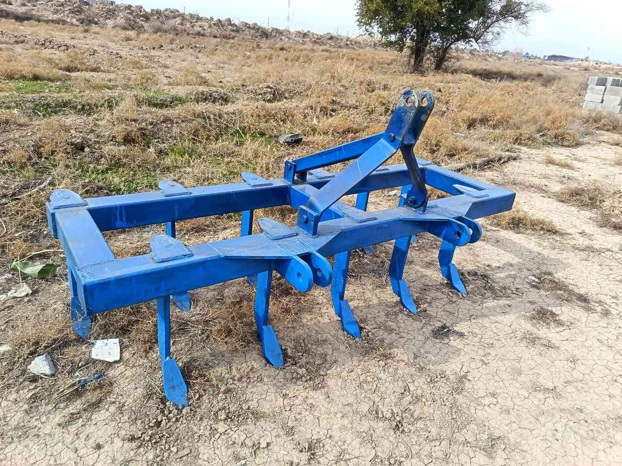 فدان تركي حجم 11 + غراض للبيع  عنوان بغداد على طريق الدولي السريع***********//***********
