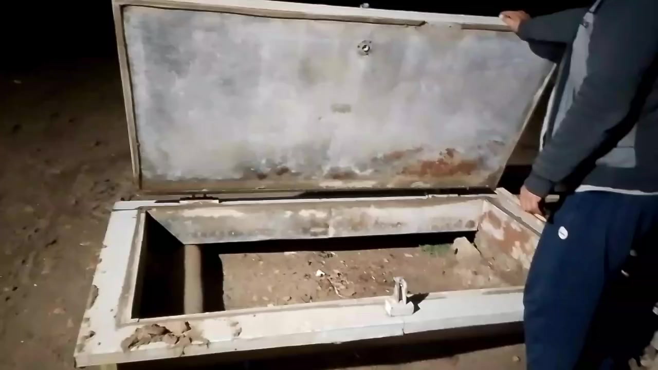 باب
براد تزكام ثقيل البيع عنوان فلاحيه شرط النضافه وبوري مربع وبوري مدور اربعه انج العدد عشرين عنوان فلاحيه ***********
