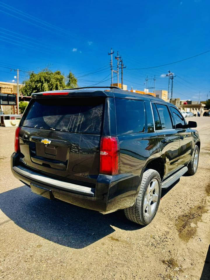 تاهو موديل 17 ضباط بغداد
ضرر موضح بل صور بنيد فقط بدون دواخل 
ماشيه 180
مواصفات LT 
فتحه 
بصمه 
دواخل جلد لون بيجي
رادار 
فولل للاخير 
مكان ناصريه 
***********
